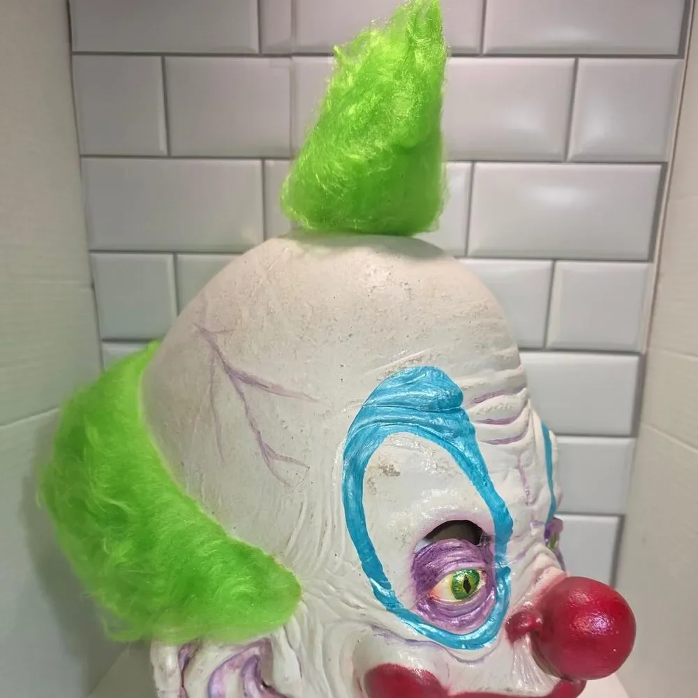 Source Unknown killer klowns